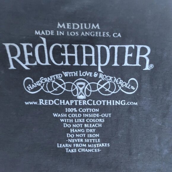 NWT Red Chapter “What Doesn’t Kill Me Makes Me Stronger” Graphic Tee Men’s M - Picture 2 of 10